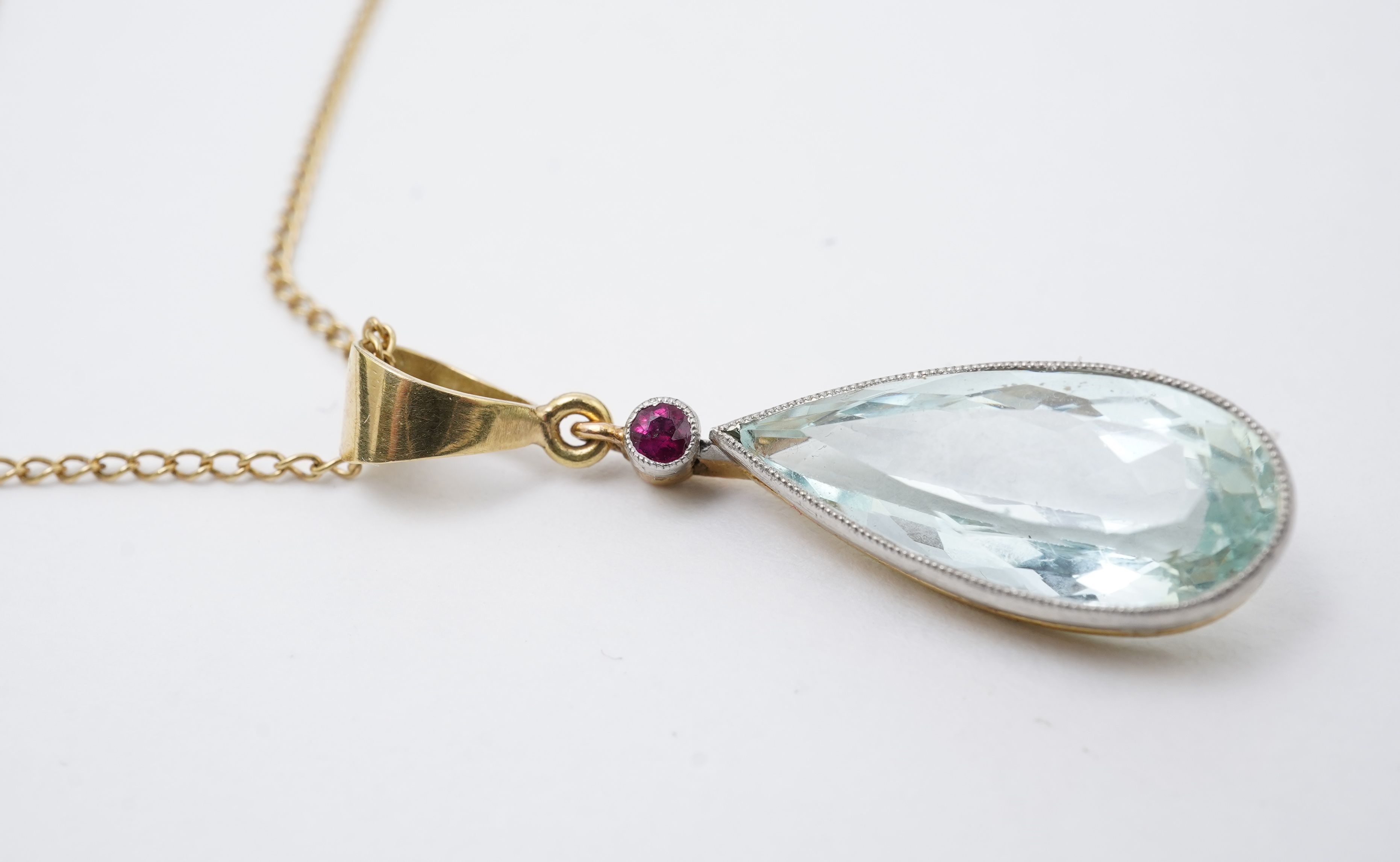 An aquamarine pendant